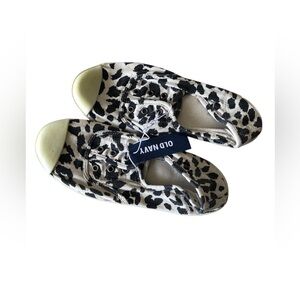 NWT Old Navy Sneakers Size 6